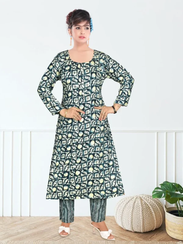 SD4U Pant Set in Nayra cut style